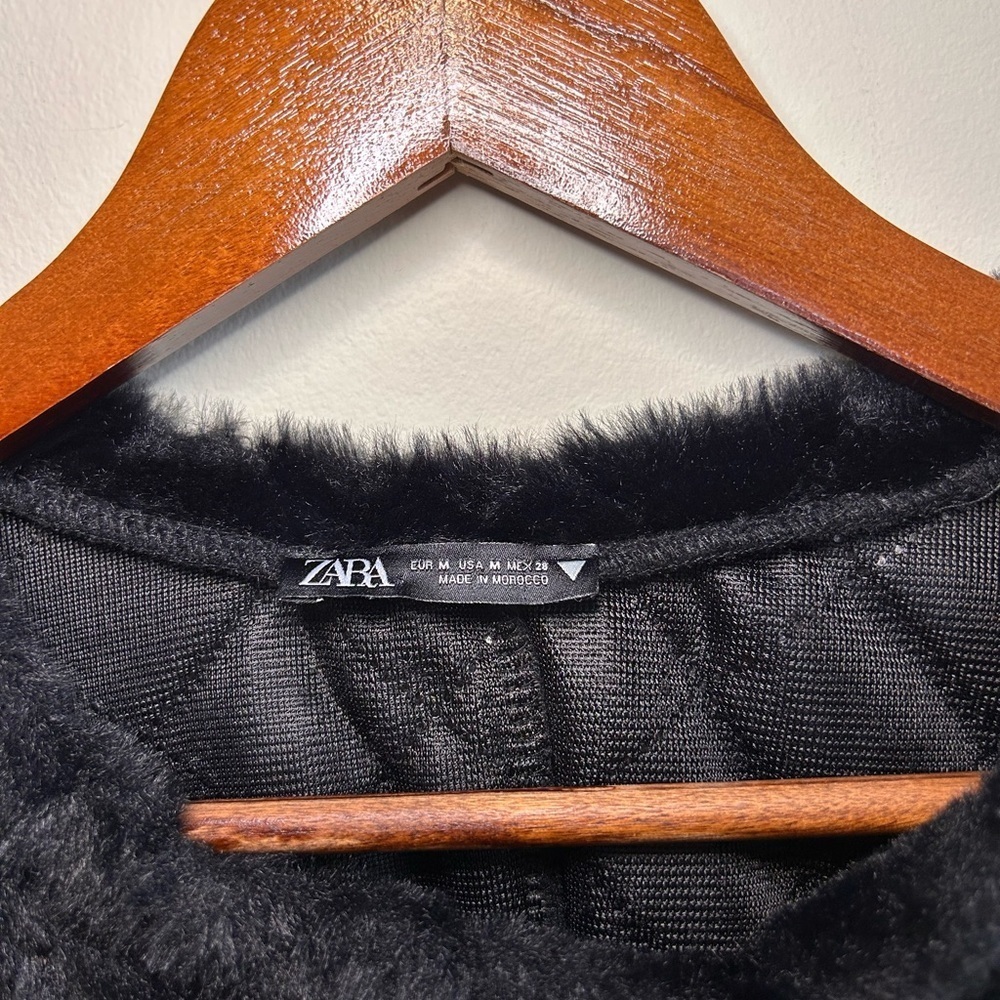 ZARA Faux Fur Cropped Quilted Long Sleeve - Picture 2 of 3